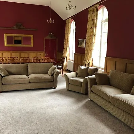 Chateau De Vaudezert And The Gate House בית נופש