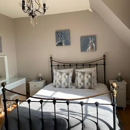 בית נופש Chateau De Vaudezert And The Gate House Juvigny-Val-d'Andaine