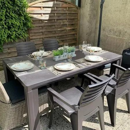 Chateau De Vaudezert And The Gate House בית נופש