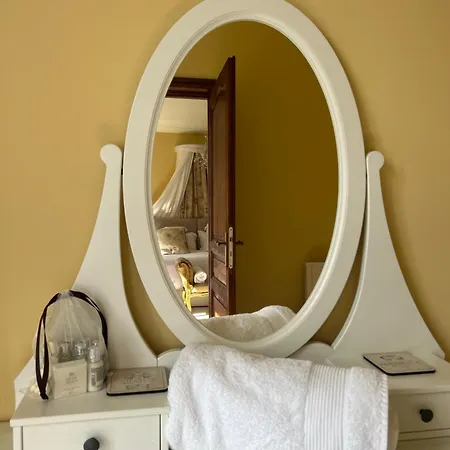 Chateau De Vaudezert And The Gate House בית נופש *